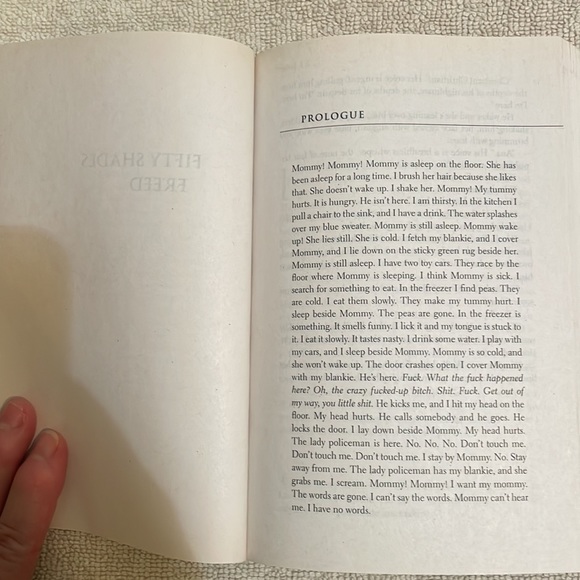 🌈2/$8  Fifty Shades Freed #3 in the Fifty Shades Series - Picture 8 of 12